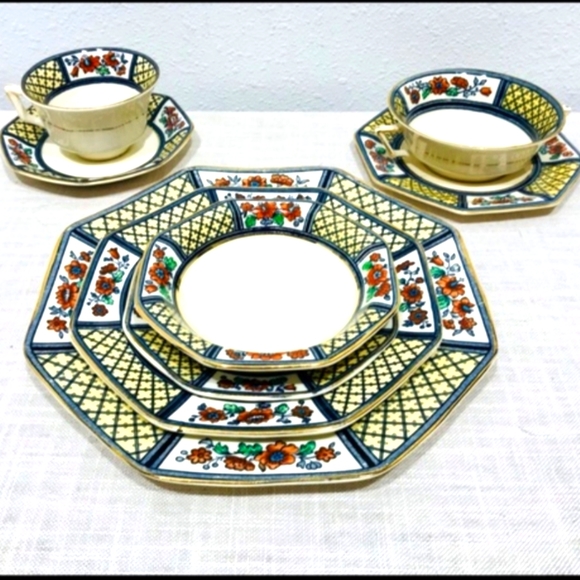 Set of 12 Lowestoft Bowls by John Maddock and Sons Fine Porcelain England - Picture 4 of 6